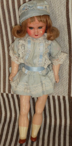 Ancienne poupee tete - tete, en